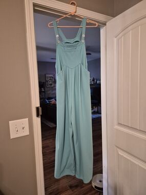 HALARA Mint Pinafore Jumpsuit with Front Pocket